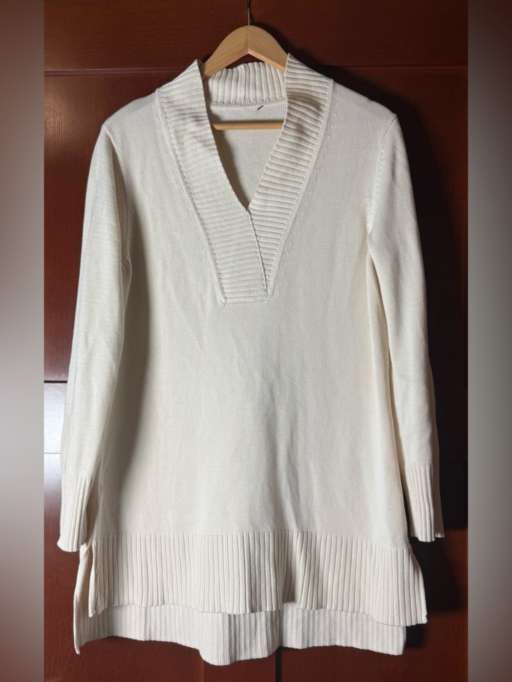Isaac Mizrahi V-Neck Ivory Tunic Sweater With Wide Ribbing Size XL